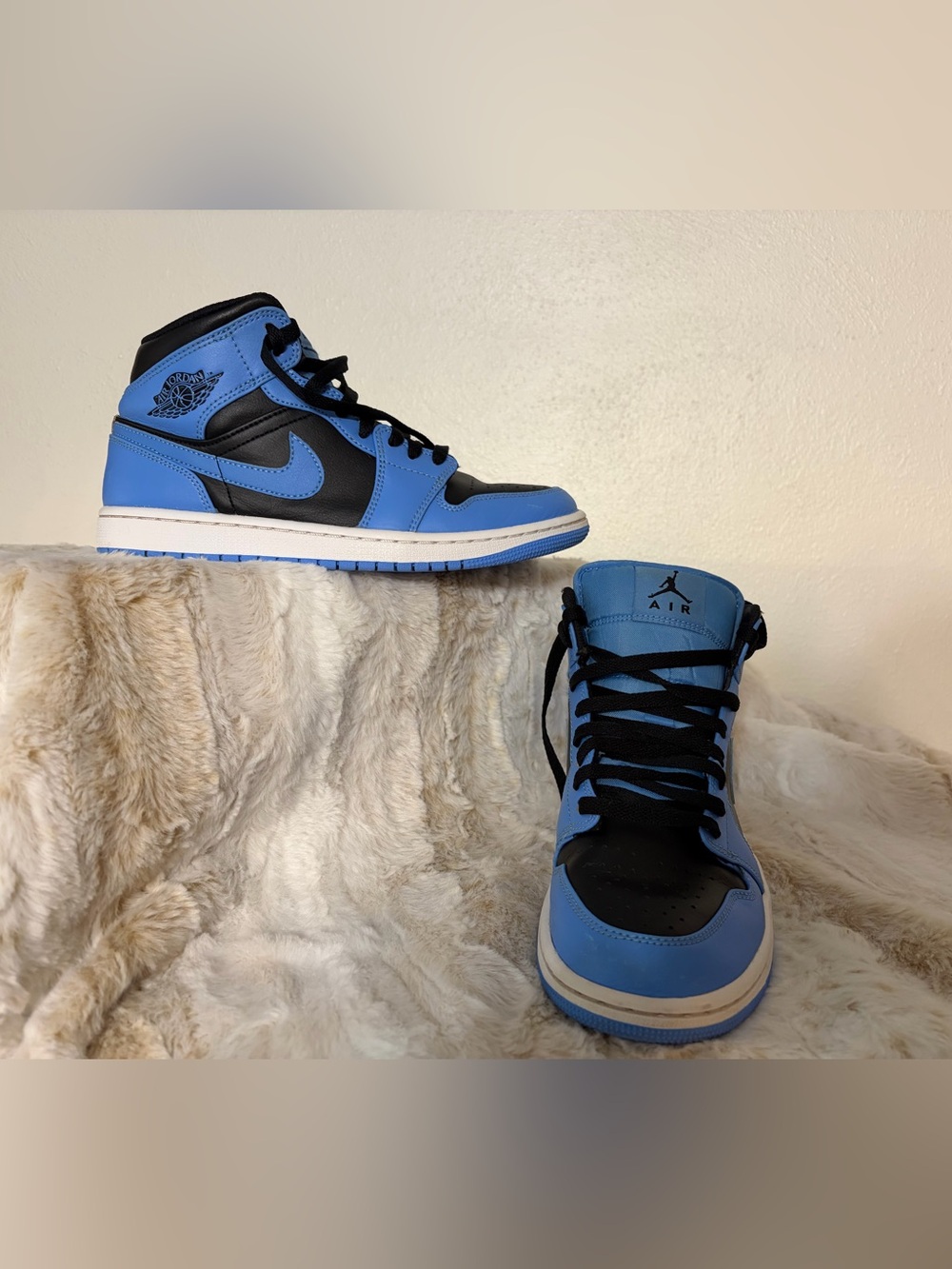 Men’s Nike Air Jordan 1 Mid in Black and University Blue